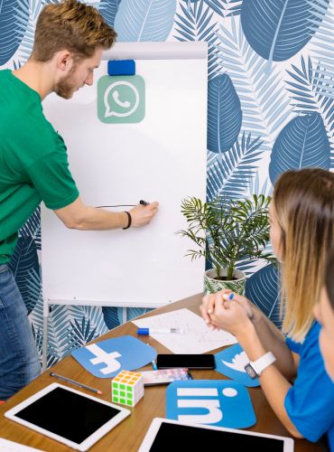 whatsapp intrenet marketing services